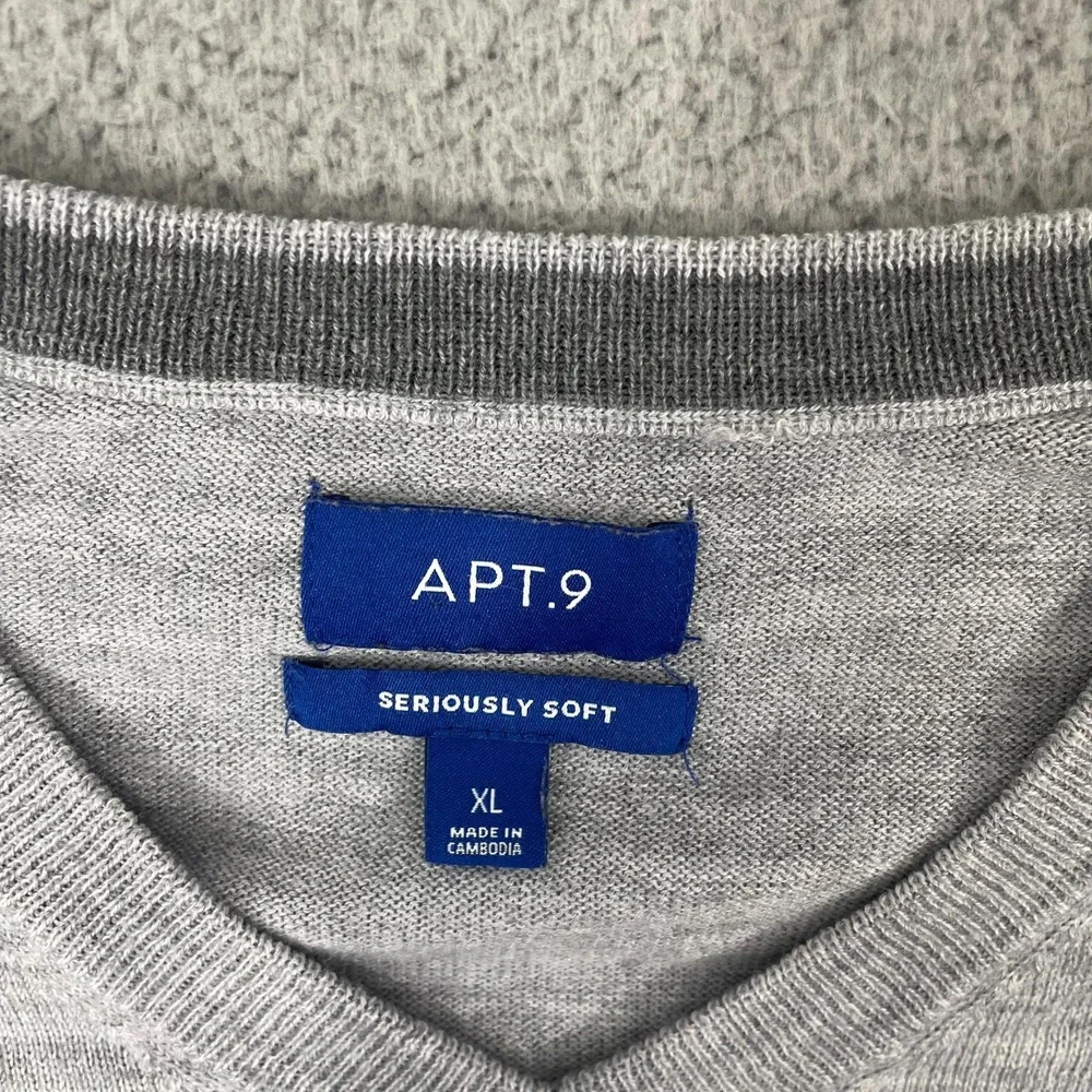 Apt 9 Seriously Soft Sweater Men XL Gray Merino Wool Blend Preppy V-Neck
